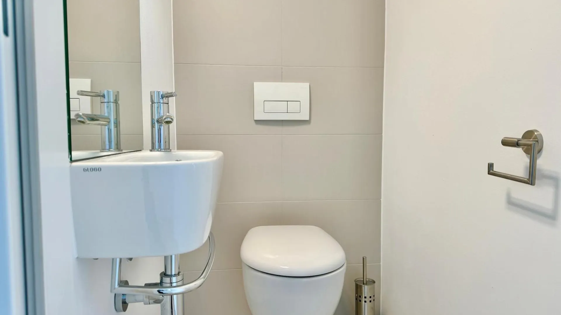 90 M2 Spacious Apartment With Free Parking Wien