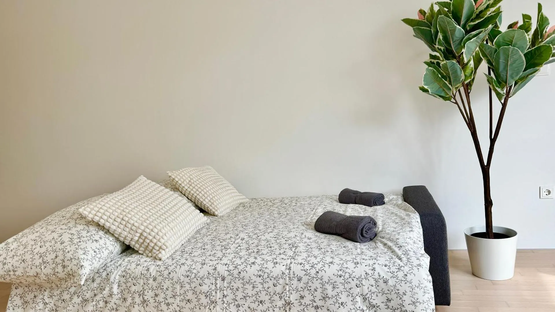 90 M2 Spacious Apartment With Free Parking Wien Österreich