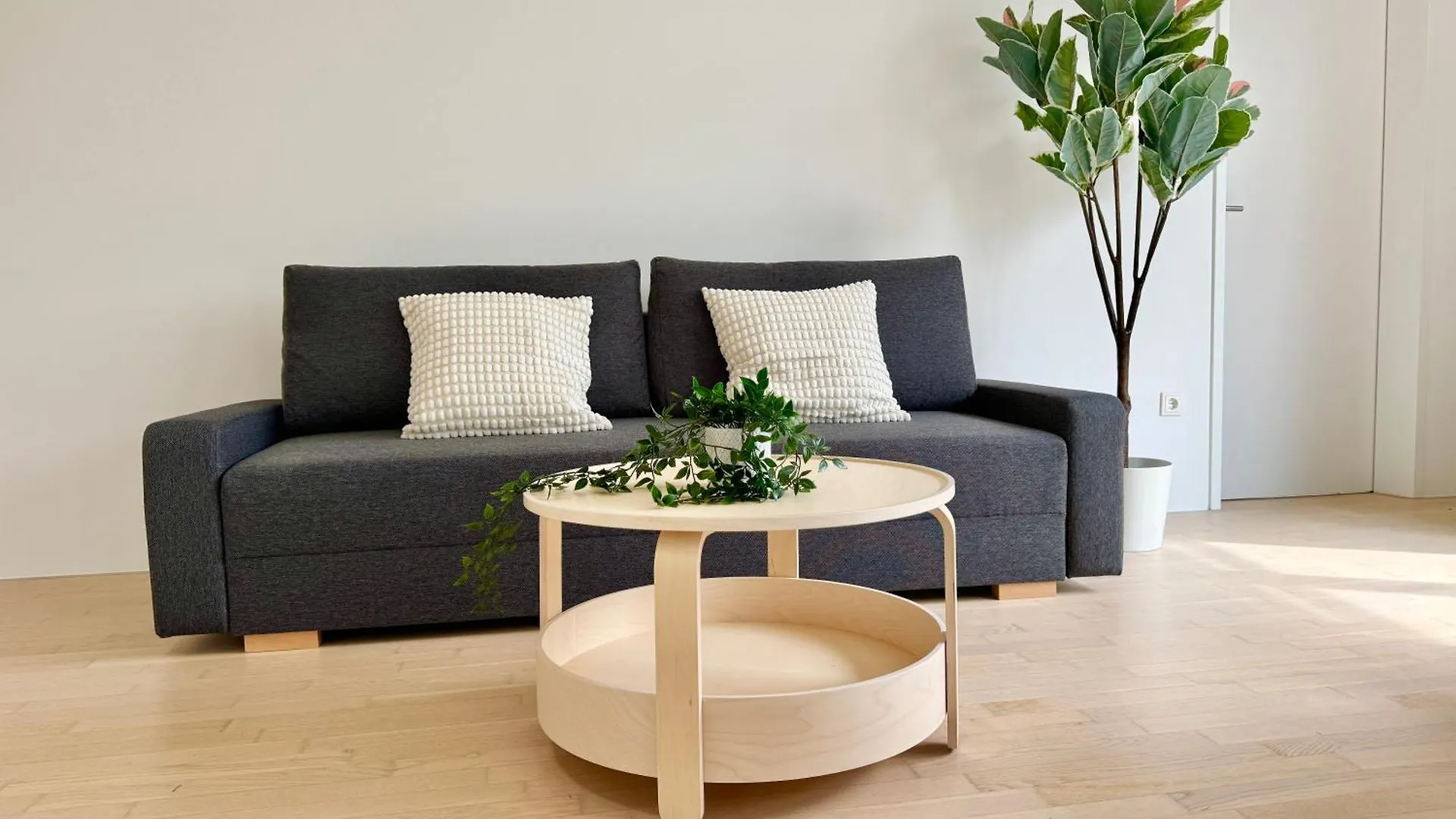 90 M2 Spacious Apartment With Free Parking Wien 0*,  Österreich