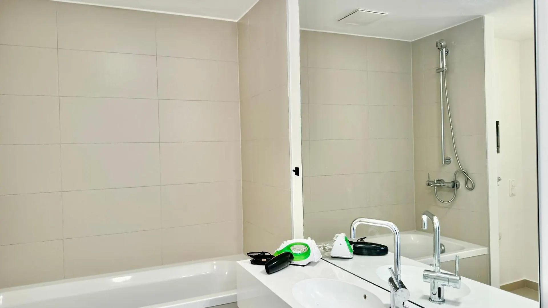 90 M2 Spacious Apartment With Free Parking Vienna 0*,